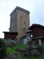 Torre y hrreos en Vilanova dos Infantes